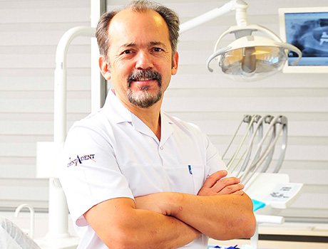 Dr. Med. Dent. Namık Kemal Ayhan (Çene Cerrahı & Implantolog)